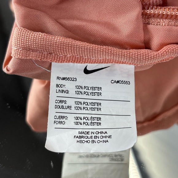 Nike Bag Heritage Crossbody Pink Zip Closure Adjustable Removable Strap Travel - Picture 10 of 10